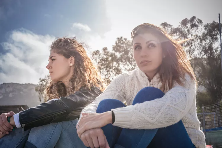 SIGNS OF TOXIC FRIENDS AND WAYS TO BREAK AWAY FROM THEM